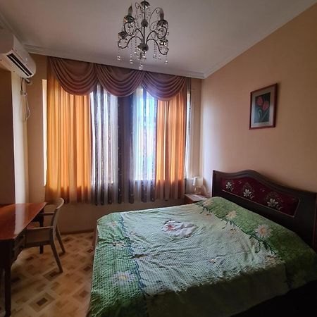 Camellia Hotel Кутаиси Екстериор снимка