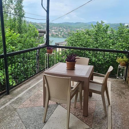 Camellia Hotel Кутаиси Екстериор снимка