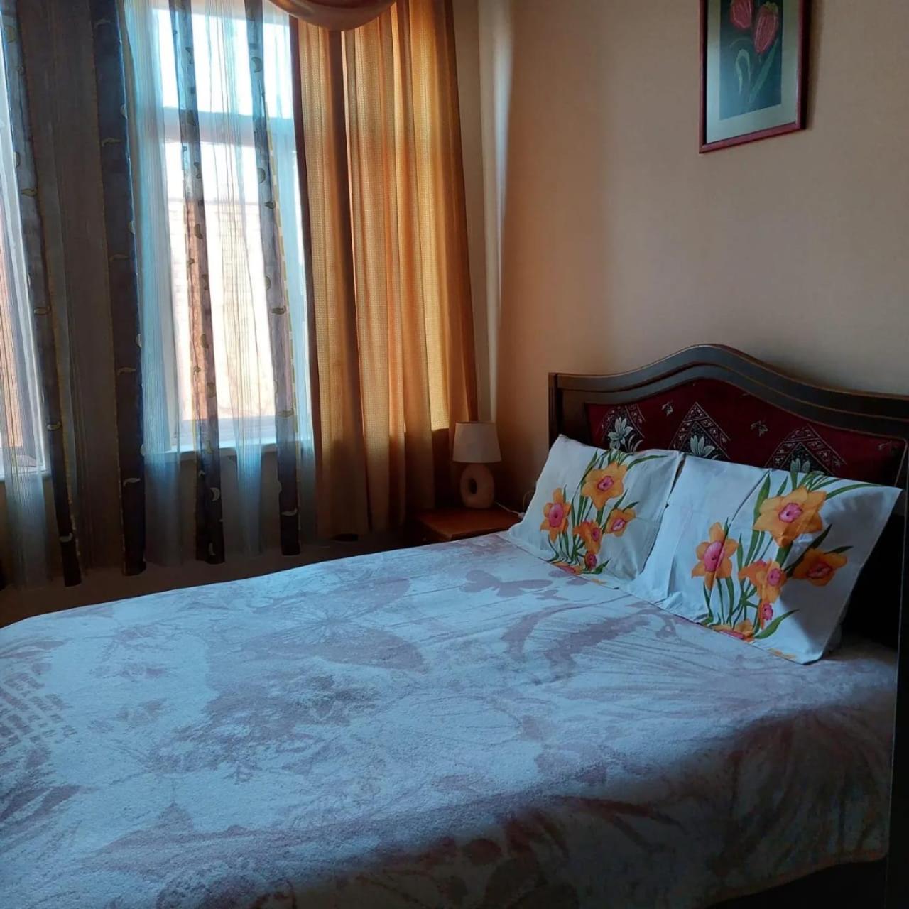 Camellia Hotel Кутаиси Екстериор снимка