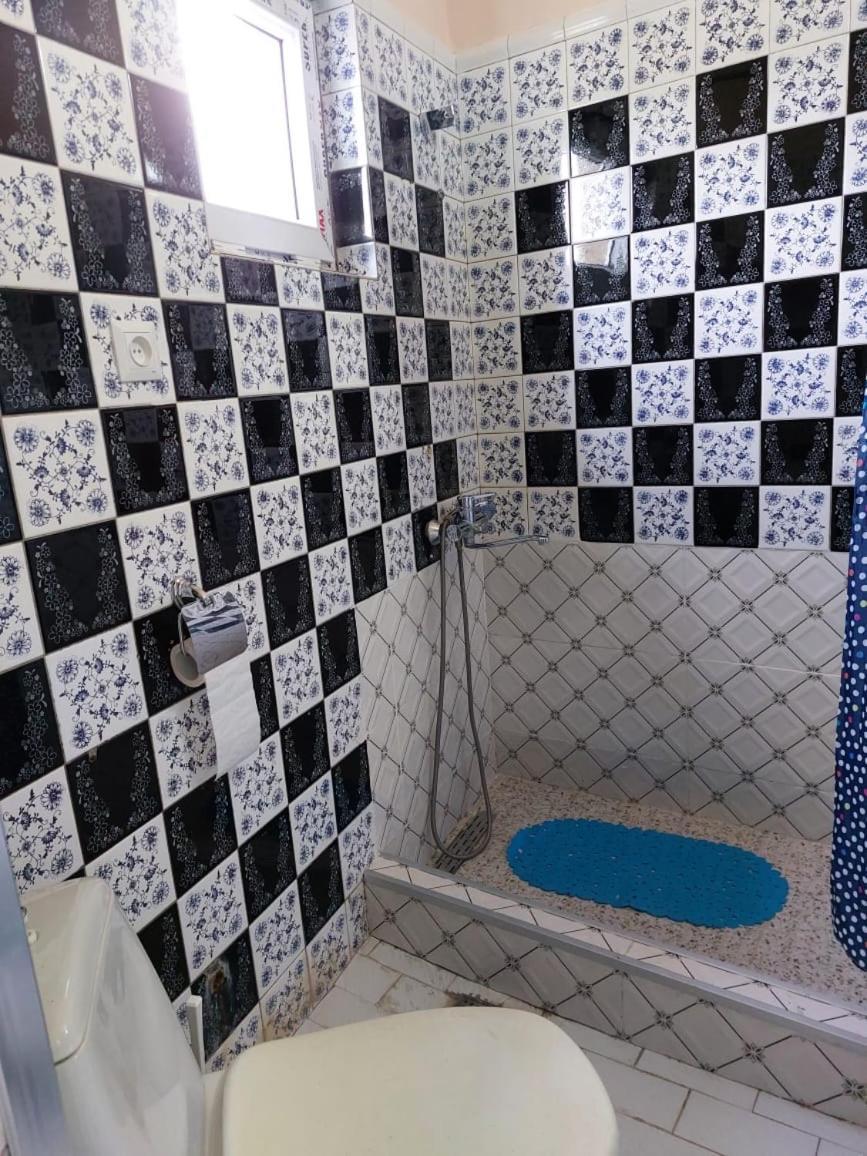 Camellia Hotel Кутаиси Екстериор снимка