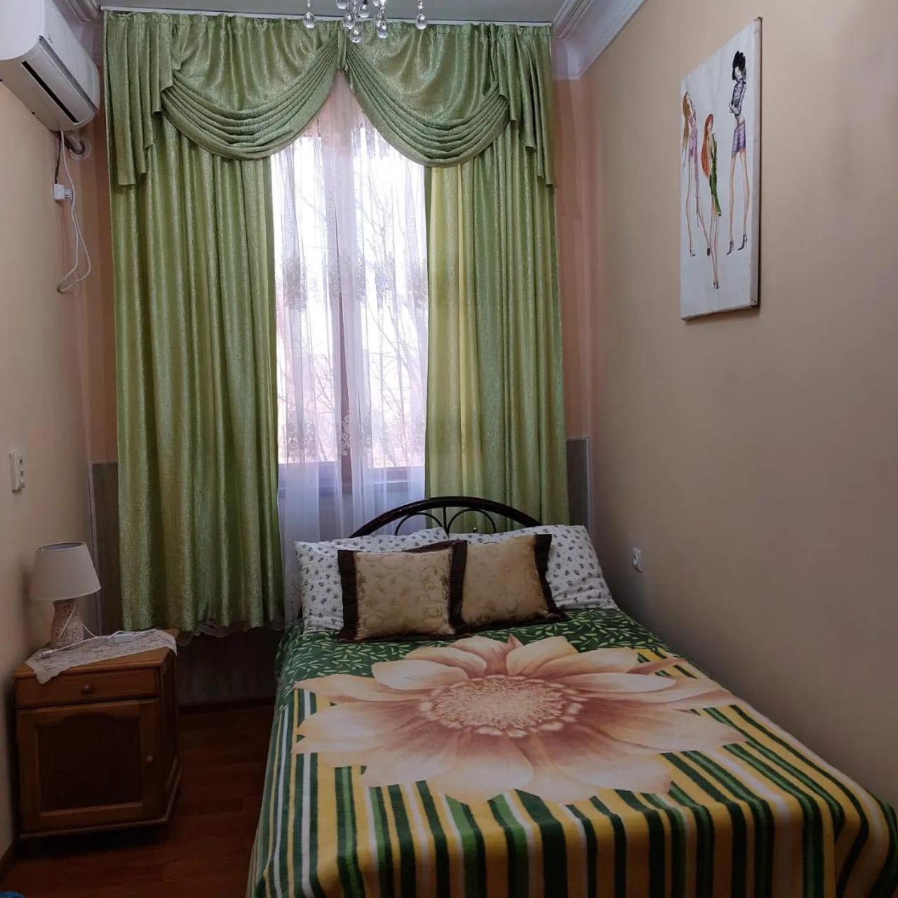 Camellia Hotel Кутаиси Екстериор снимка